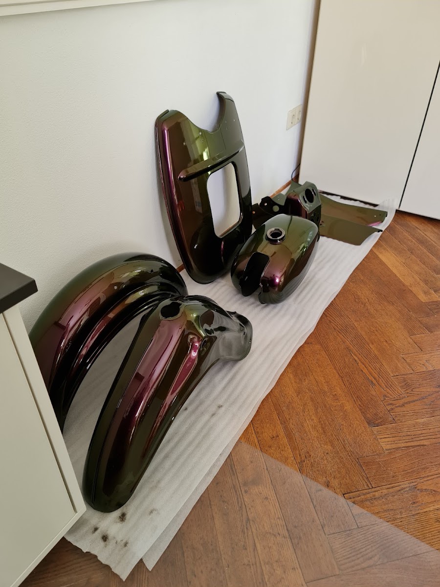 Lackierte Motorradteile, Detailansicht